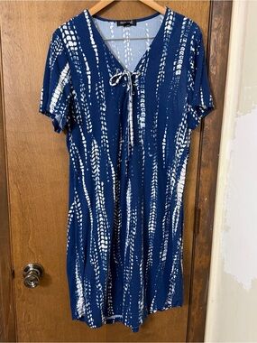 Rouge Collection 2X Blue and White Lace-Up Shift Dress